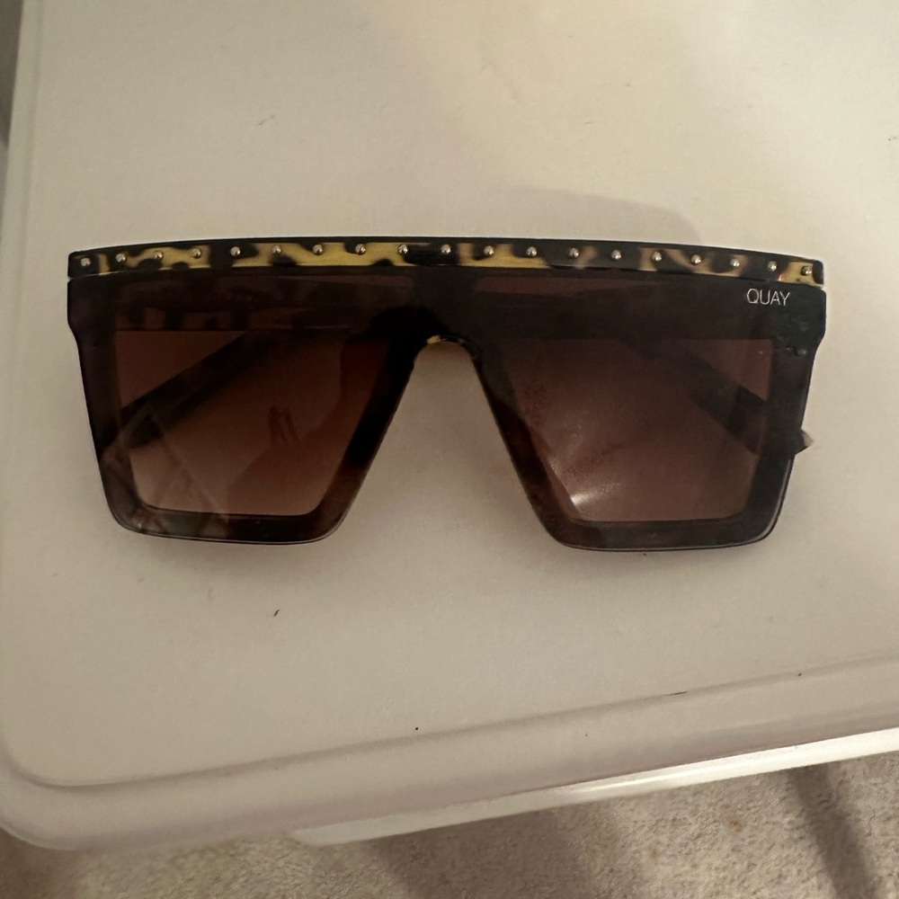 Women’s quay Australia sunglasses